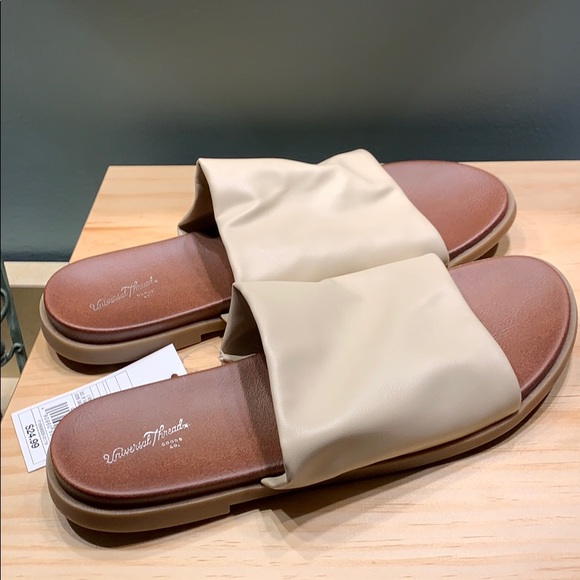 teva canvas sneakers